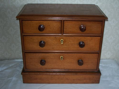 Miniature Chest of Drawers - 19th Century Mahogany Apprentice Piece