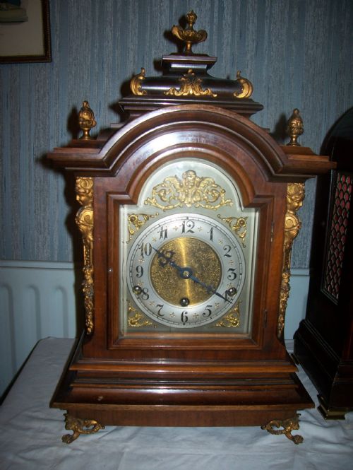 Early Victorian Westminster Chiming Walnut Bracket Clock