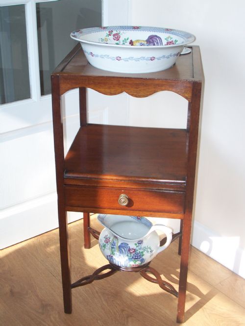 fig 1. GEORGE III MAHOGANY WASHSTAND