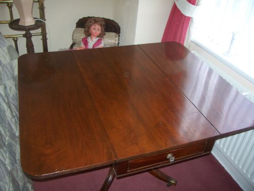 Mahogany Pembroke Pedestal Breakfast Table