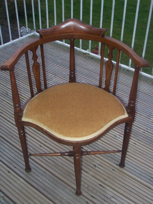 Edwardian Mahogany Inlaid Corner Chair