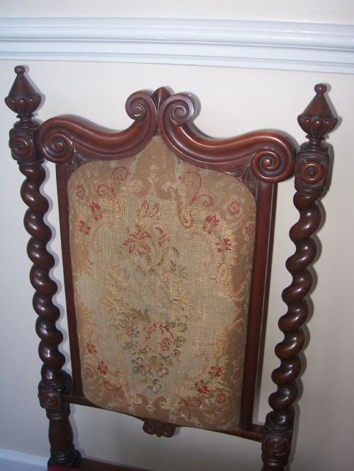 VICTORIAN WALNUT CHAIR - ADDITIONAL PHOTO 1