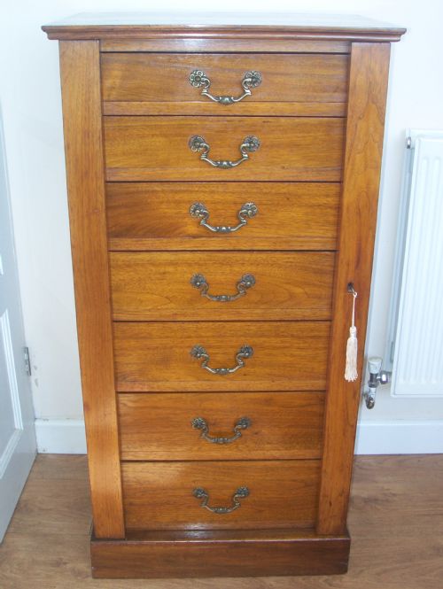 Oak Wellington Chest