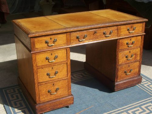 fig 1. VICTORIAN GOLDEN OAK PEDESTAL DESK
