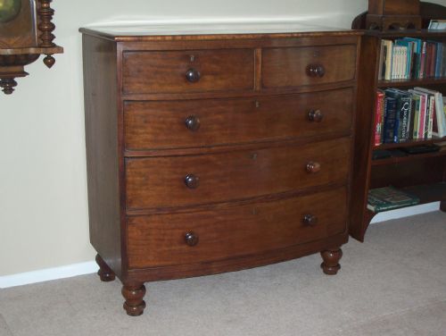 Early Victorian Bow Front Chest of Drawers