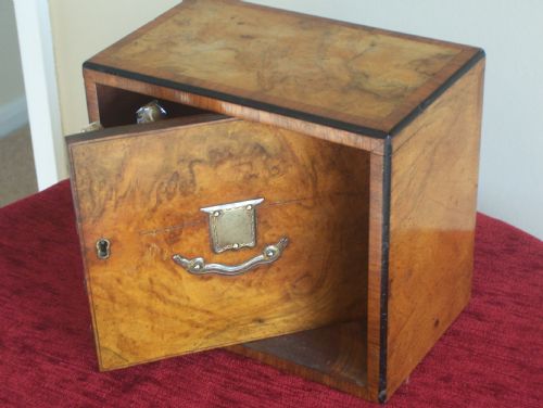 Victorian Walnut Small Table Humidor