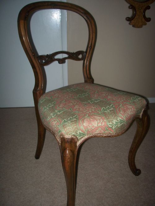 Pretty Victorian Walnut Bedroom Dining Single Chair with Cabriole Legs