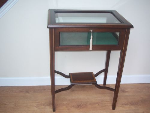 Edwardian Inlaid Mahogany Bijouterie Table or Display Cabinet
