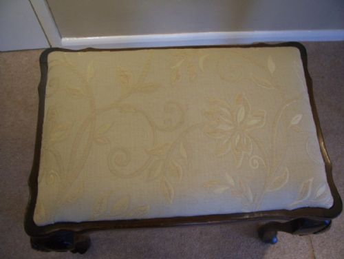 GEORGE II STYLE WALNUT STOOL - ADDITIONAL PHOTO 3