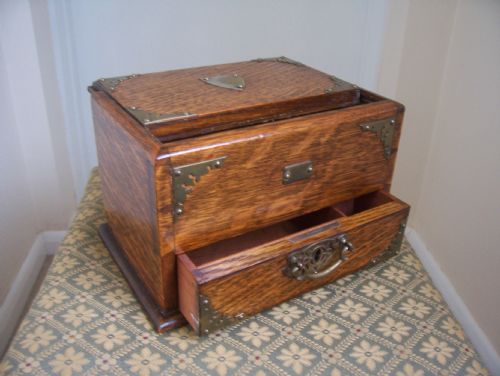 Victorian Oak Cigar Box
