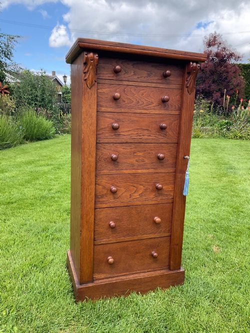 Oak Wellington Chest