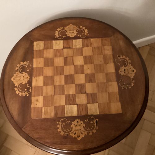 VICTORIAN WALNUT TRIPOD GAMES TABLE - ADDITIONAL PHOTO 2