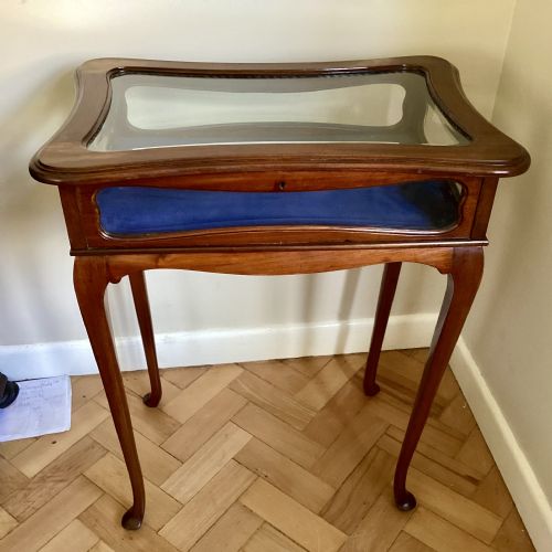 MAHOGANY BIJOUTERIE TABLE - ADDITIONAL PHOTO 1