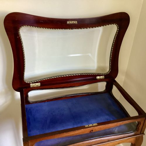 MAHOGANY BIJOUTERIE TABLE - ADDITIONAL PHOTO 2