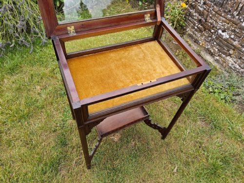 MAHOGANY DISPLAY BIJOUTERIE TABLE - ADDITIONAL PHOTO 1