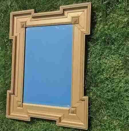 VICTORIAN GILT FRAMED WALL MIRROR WITH BEVELLED GLASS