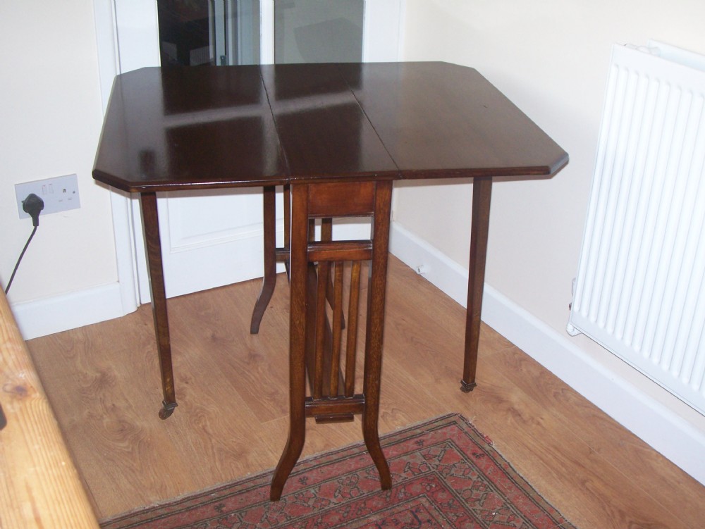 EDWARDIAN MAHOGANY SUTHERLAND TABLE