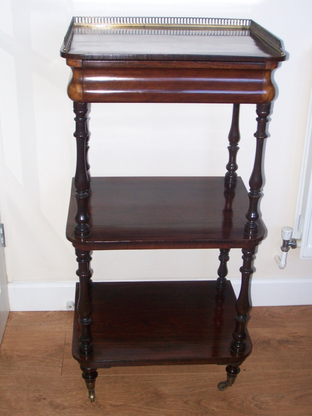 VICTORIAN ROSEWOOD 3 TIER WHATNOT
