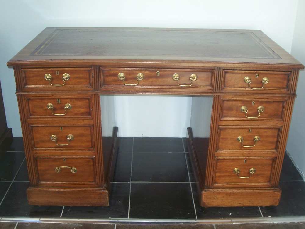 EDWARDIAN WALNUT PEDESTAL DESK