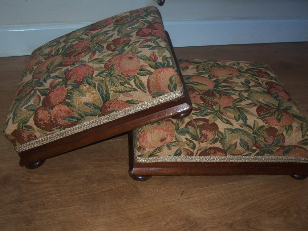 ANTIQUE PAIR OF FOOTSTOOLS