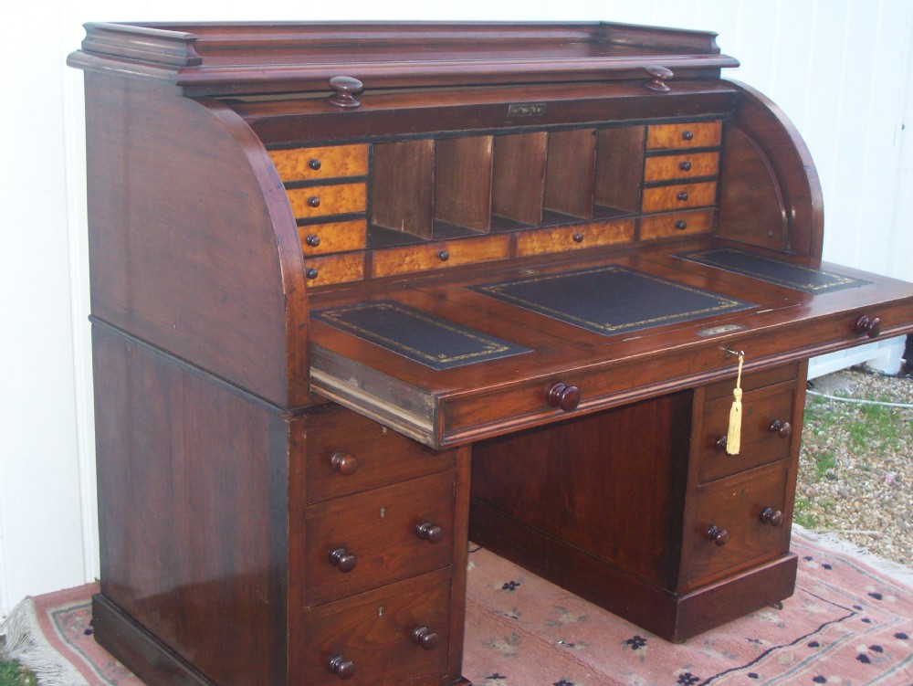 VICTORIAN MAHOGANY CYLINDER BUREAU PEDESTAL DESK