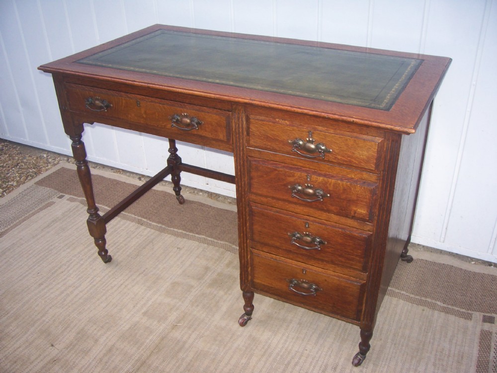 VICTORIAN OAK 5 DRAWER DESK