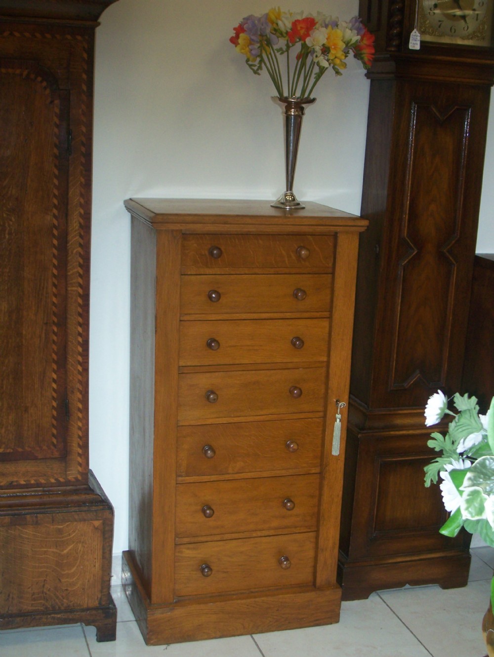 OAK WELLINGTON CHEST