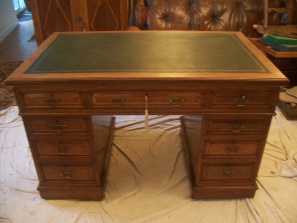 VICTORIAN EDWARDS&ROBERTS 9 DRAWER TWIN PEDESTAL DESK