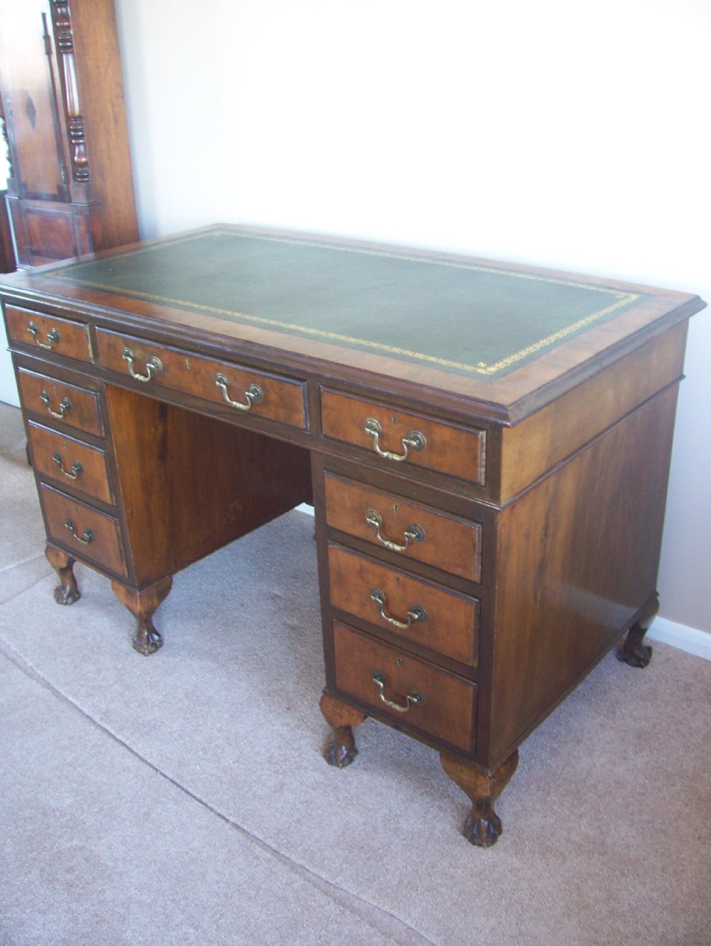 MAHOGANY TWIN PEDESTAL DESK
