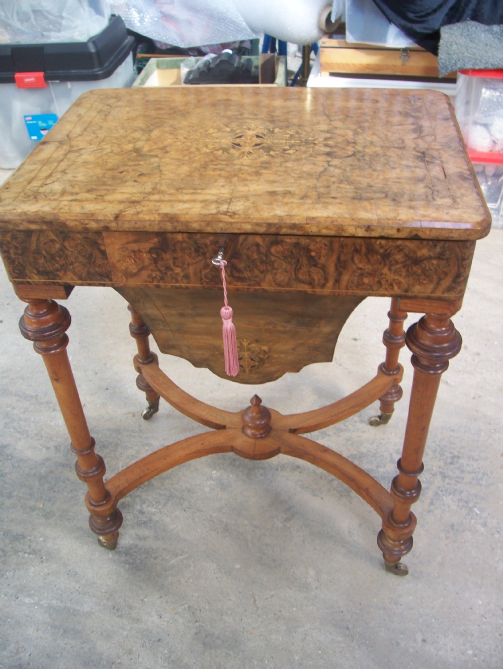 VICTORIAN BURR WALNUT SEWING TABLE
