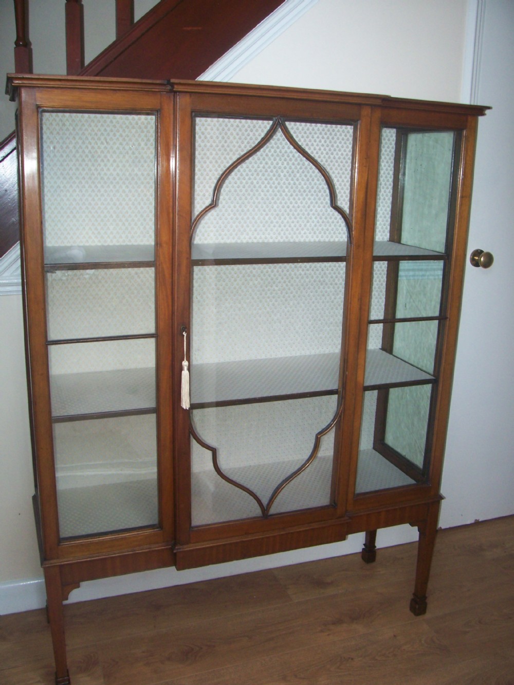 EDWARDIAN MAHOGANY BREAKFRONT DISPLAY CABINET