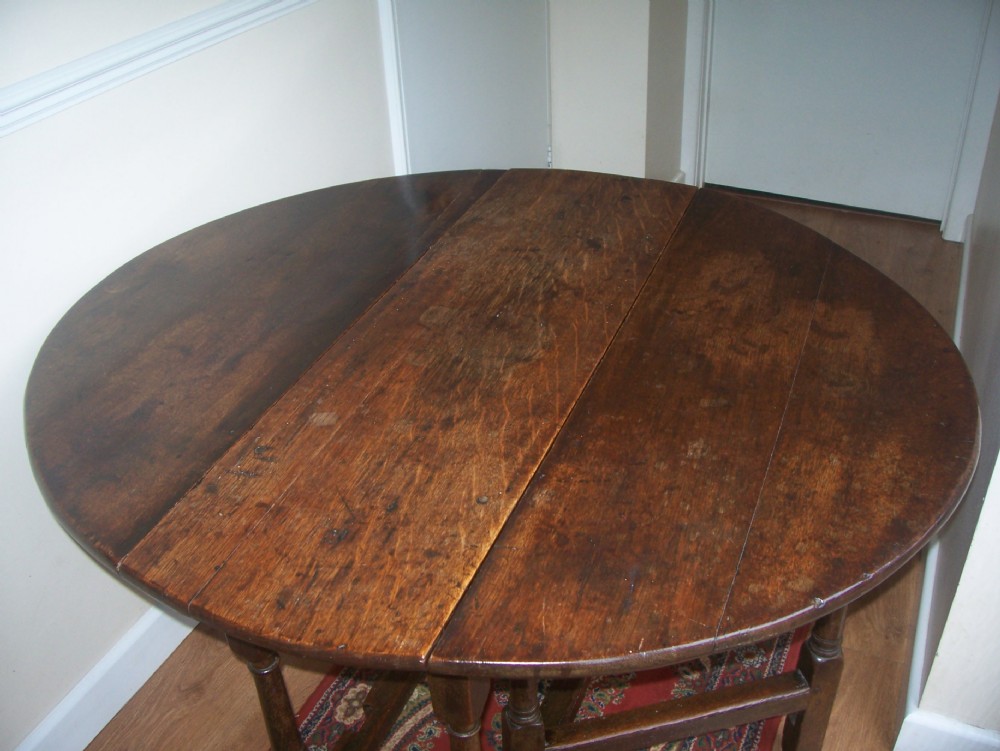 ANTIQUE OAK GATELEG SUPPER TABLE