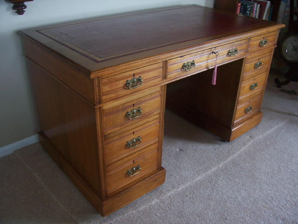 EDWARDIAN MAHOGANY PEDESTAL WRITING DESK