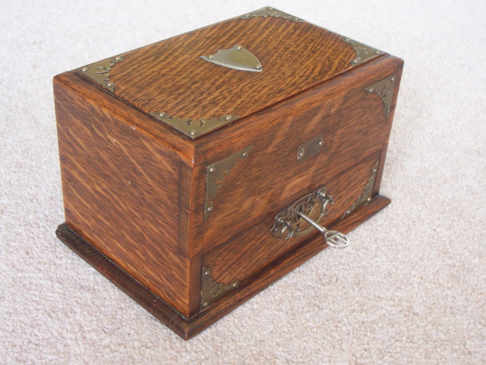 Victorian oak cigar box  View V