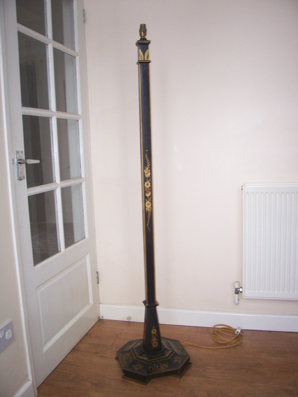 Chinoiserie decorated standard lamp
