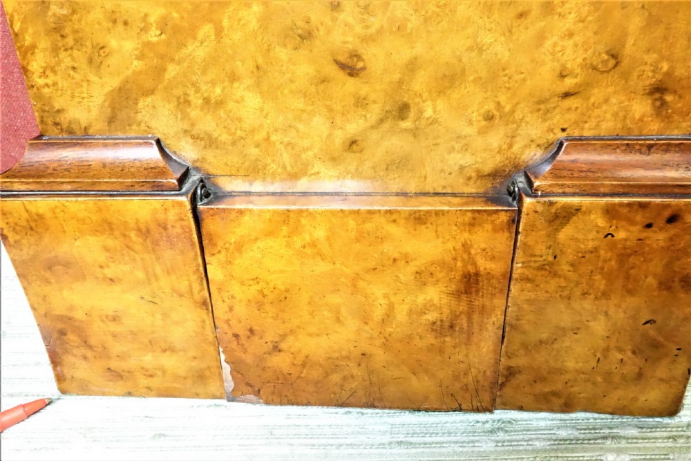 Late 19th Century Burr Walnut Cased 8 Day Striking Mantel/Mantle Clock - Circa 1890 - With 