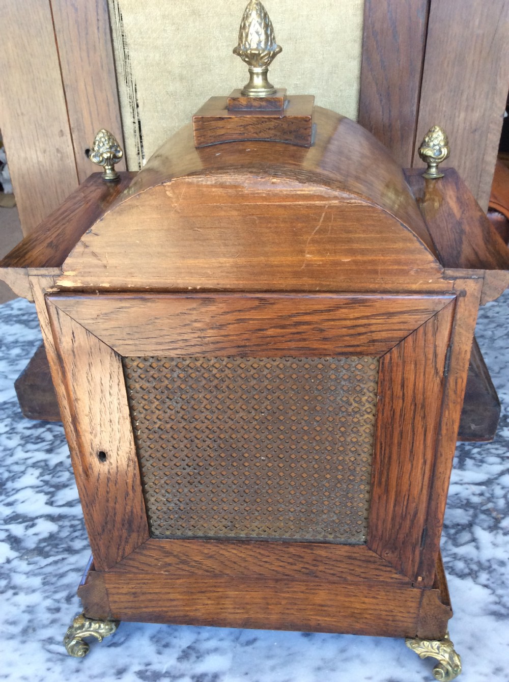 Quarter Stiking Oak Cased Bracket/Mantel/Mantle Clock with Good Quality W&H SCH Movement  View II