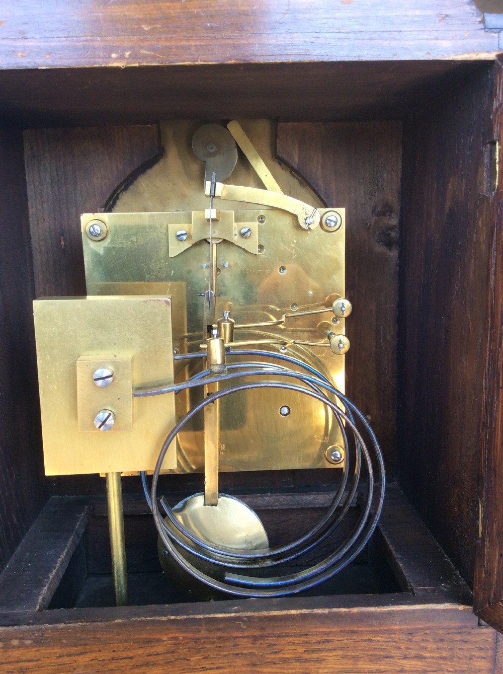 Quarter Stiking Oak Cased Bracket/Mantel/Mantle Clock with Good Quality W&H SCH Movement  View IV