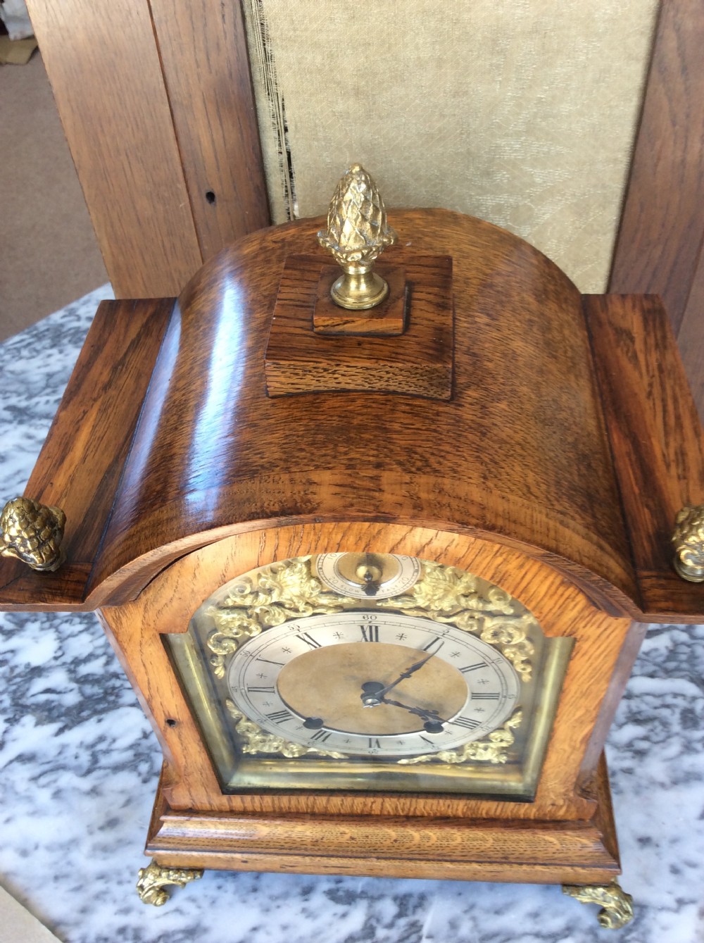 Quarter Stiking Oak Cased Bracket/Mantel/Mantle Clock with Good Quality W&H SCH Movement  View V