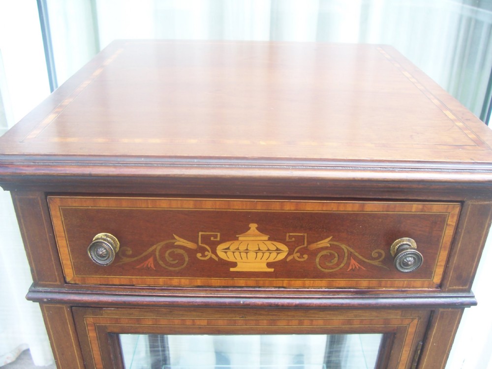 Mahogany free standing display / bijouterie cabinet View II