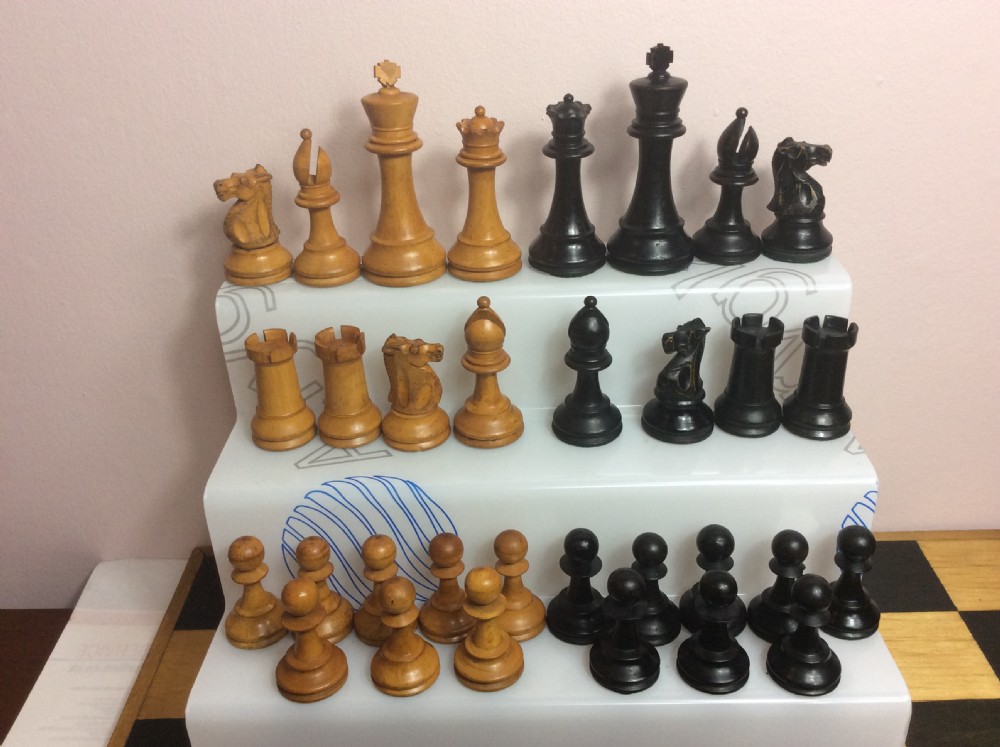 Large 19th Century Staunton Box Wood & Ebony Weighted Chess Set in Mahogany Box.