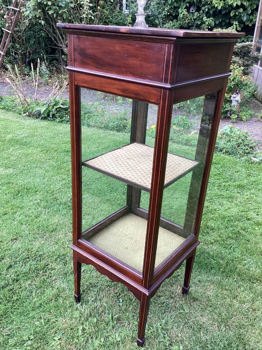 Bijouterie Trophy Pedestal Display Cabinet or Vitrine View IX
