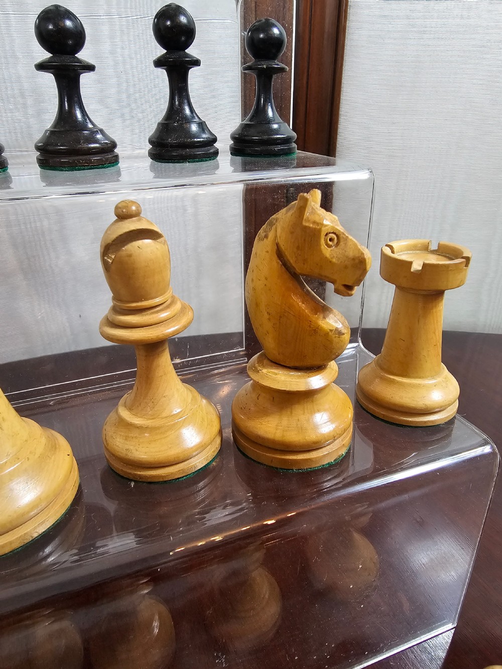 Weighted Staunton Pattern Boxwood & Ebony Chess Set & Box View VIII
