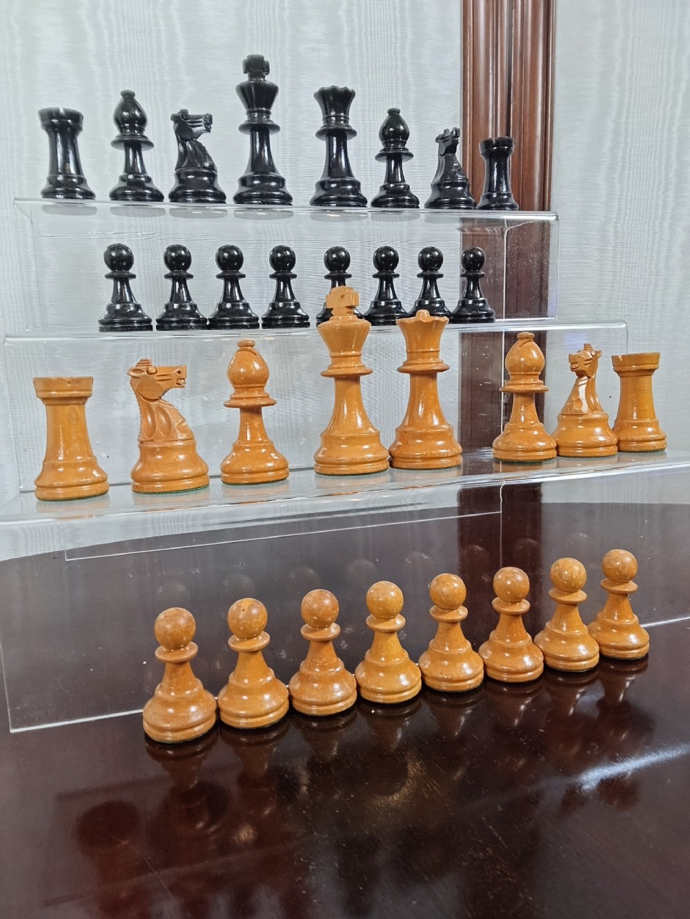 Weighted Staunton Pattern Boxwood & Ebony Chess Set & Box