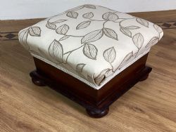 VICTORIAN MAHOGANY UPHOLSTERED SQUARE FOOTSTOOL