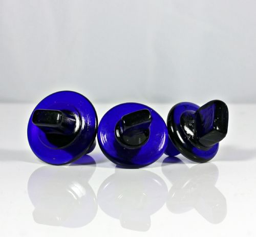 SET OF THREE LATE VICTORIAN BRISTOL BLUE APOTHECARY BOTTLES - ADDITIONAL PHOTO 2