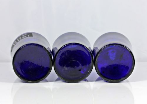 SET OF THREE LATE VICTORIAN BRISTOL BLUE APOTHECARY BOTTLES - ADDITIONAL PHOTO 3
