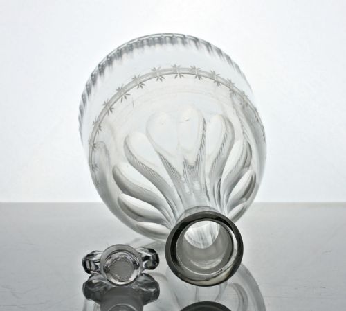 GEORGIAN ENGRAVED TAPER DECANTER AND STOPPER - ADDITIONAL PHOTO 1