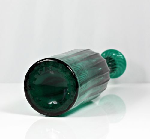 GEORGE IV MOUTHBLOWN RIBMOULDED GLASS SPIRIT BOTTLE GREEN - ADDITIONAL PHOTO 2