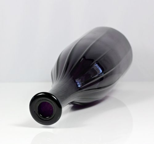 GEORGE IV MOUTHBLOWN RIBMOULDED GLASS SPIRIT BOTTLE AMETHYST - ADDITIONAL PHOTO 3